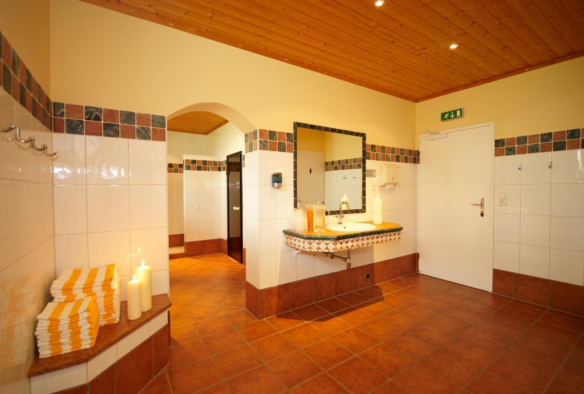 רמסאו אם דכשטיין Hotel Martin מראה חיצוני תמונה