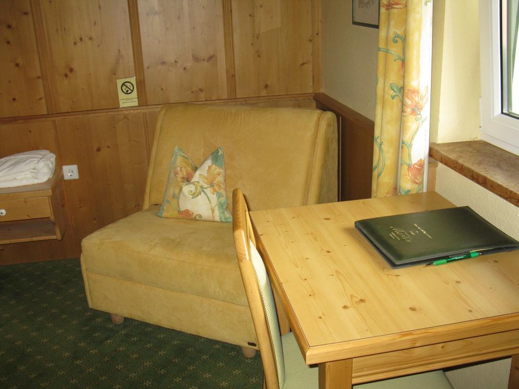 רמסאו אם דכשטיין Hotel Martin חדר תמונה