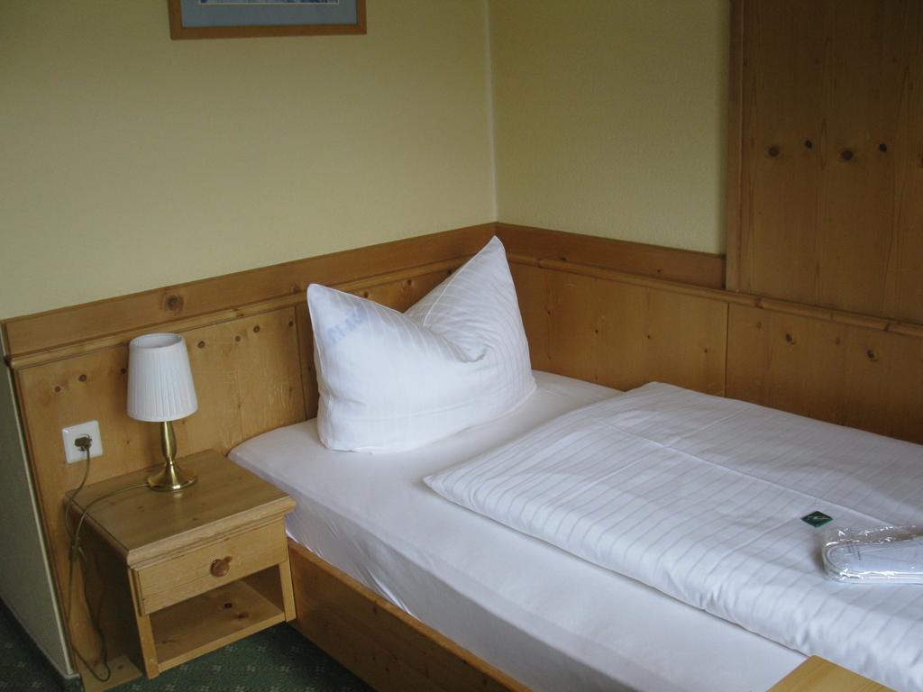 רמסאו אם דכשטיין Hotel Martin חדר תמונה