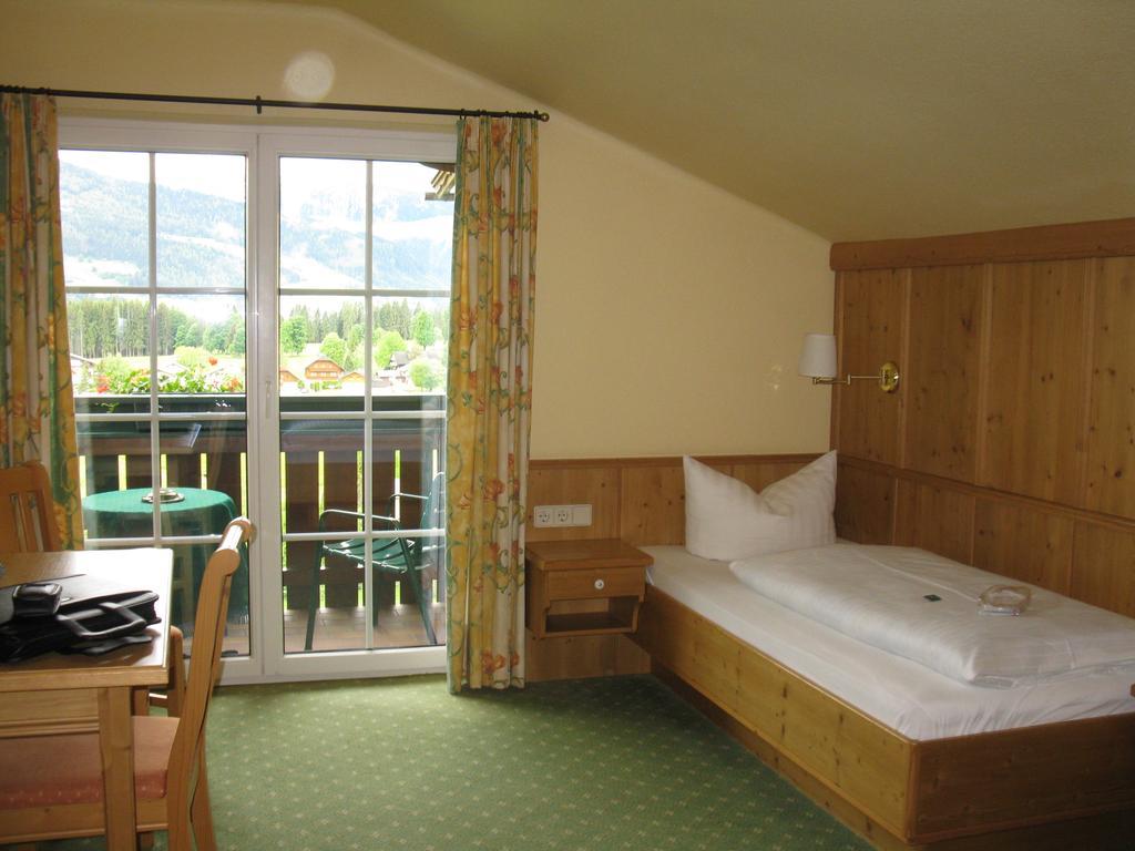 רמסאו אם דכשטיין Hotel Martin חדר תמונה