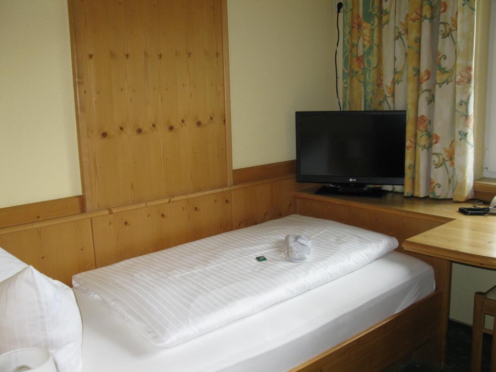 רמסאו אם דכשטיין Hotel Martin חדר תמונה