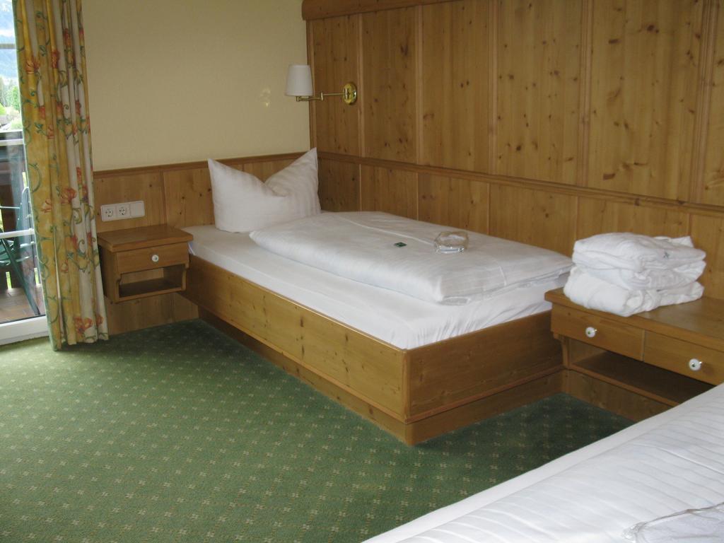 רמסאו אם דכשטיין Hotel Martin חדר תמונה